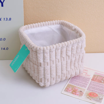 Small fleece compound square box
