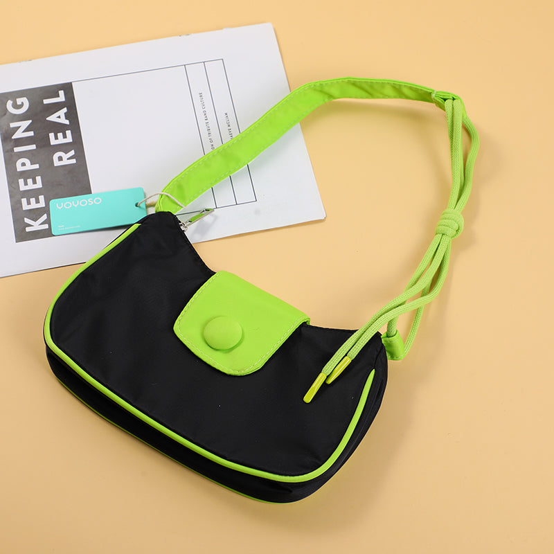 Solid color shoulder bag-black