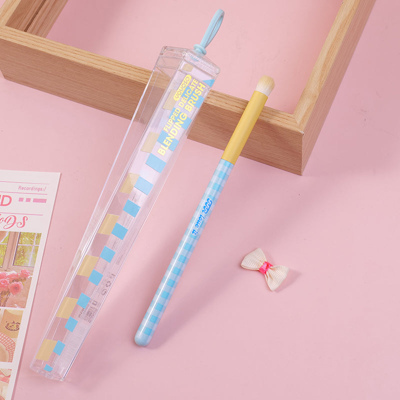 Flipped delicate blending brush